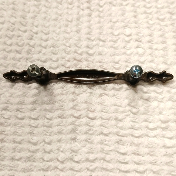 ⚜️ Vintage Amerock Cabinet Pulls - Set of 5 - Picture 3 of 8